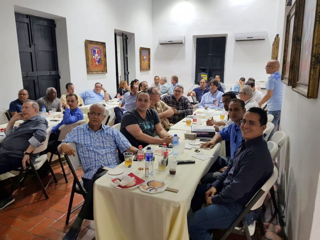 Sociedad Numismática Dominicana realiza exitoso Bazar de Intercambios entre Miembros
