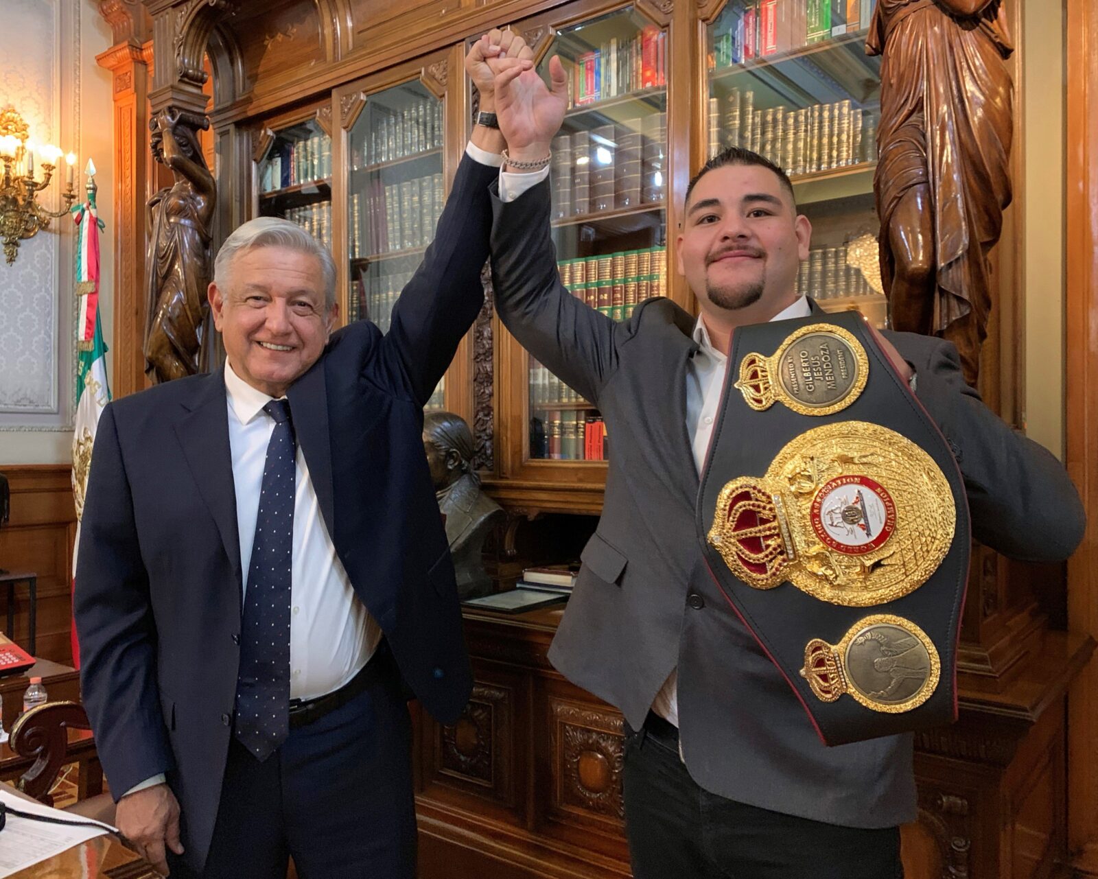 Presidente de México recibe a su compatriota Andy Ruiz Jr., nuevo campeón peso pesado