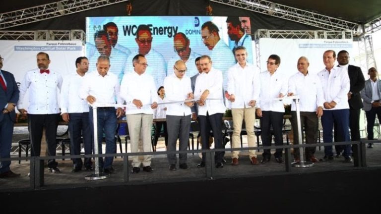 Danilo Medina asiste a puesta funcionamiento de Washington Capital Solar Park