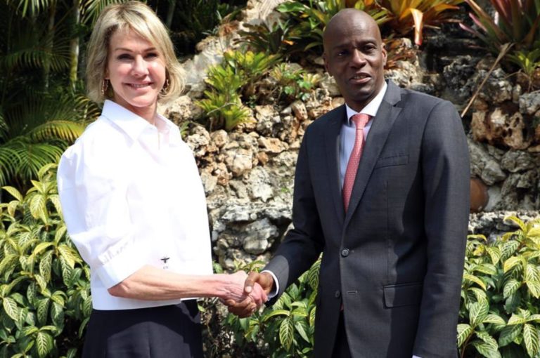 Enviada de EE.UU. se reunió con Moise y opositores en medio crisis en Haití