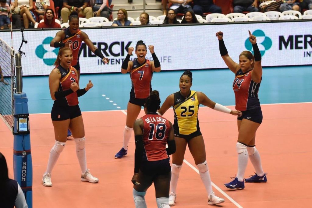 Las Reinas del Caribe reciben a peruanas para amistosos olímpicos