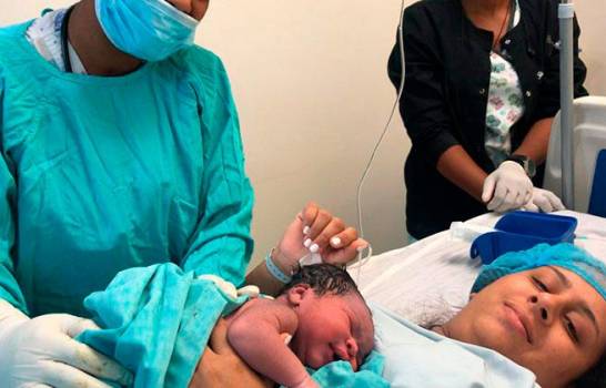 Dos niñas se convierten en los primeros nacimientos del 2020 en el país