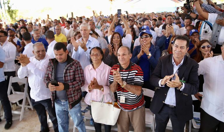 Presidente Danilo Medina da primer palazo construcción Presa Boca Los Ríos en Santiago Rodríguez