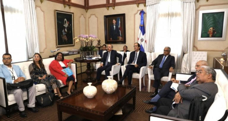 Presidente Danilo Medina se reúne con autoridades sector salud, para evaluar medidas de protección población dominicana ante coronavirus