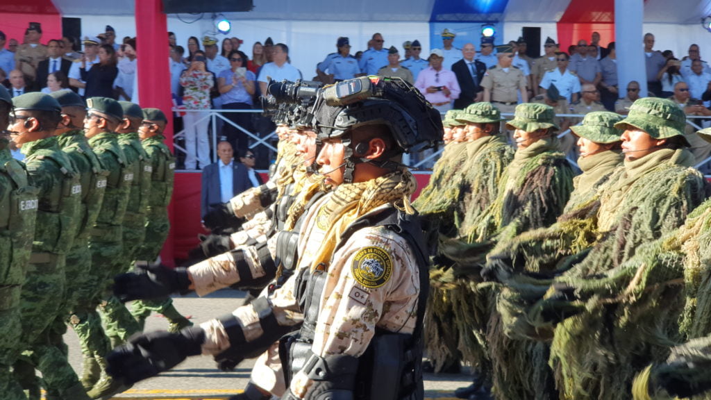 Fuerzas Armadas desfilan en conmemoraci贸n del 176 Aniversario de la Independencia Nacional.