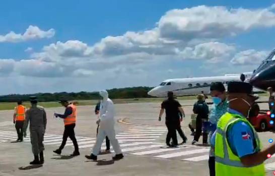 Llegan 125 dominicanos varados en Cuba en aviones de Gonzalo Castillo