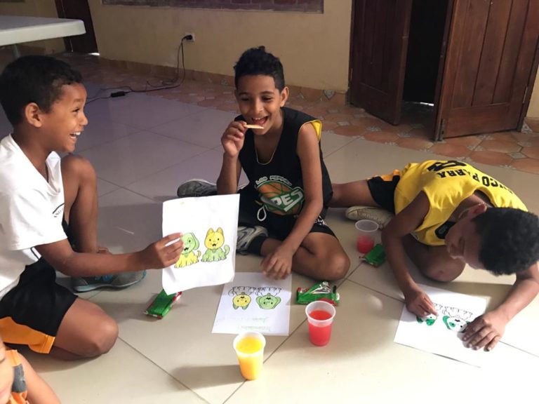 La Escuelita Municipal; enseña arte y promueve la cultura a niños de Santiago