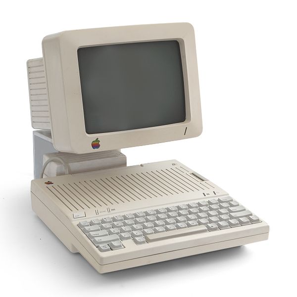 Un día como hoy, 24 de Abril para 1984: Apple lanza la primera computadora portátil Apple IIc