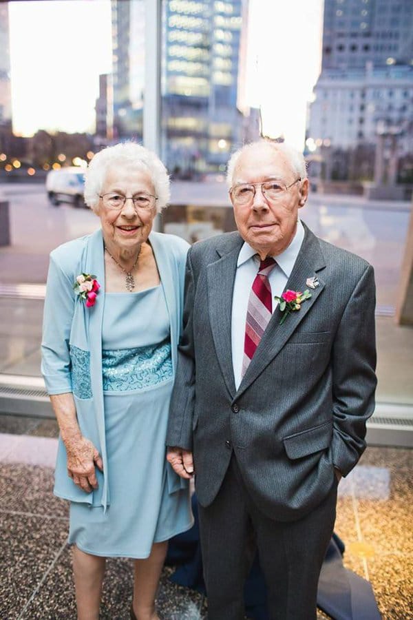 Pareja de ancianos con coronavirus fallecieron el mismo día tras  73 años de matrimonio