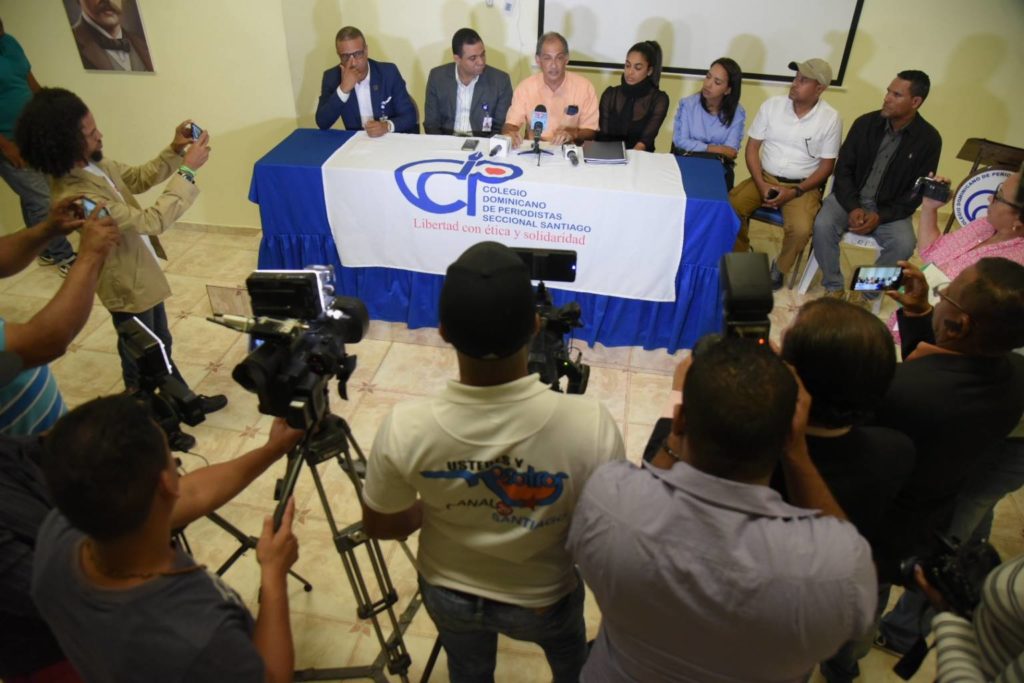 Unikradio.net: pionera en digitalizar la radio y televisi贸n dominicana; la universidad digital para emprendendores