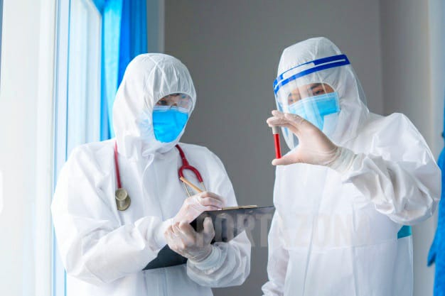 Un laboratorio del régimen chino usa a sus empleados para probar la vacuna contra el coronavirus