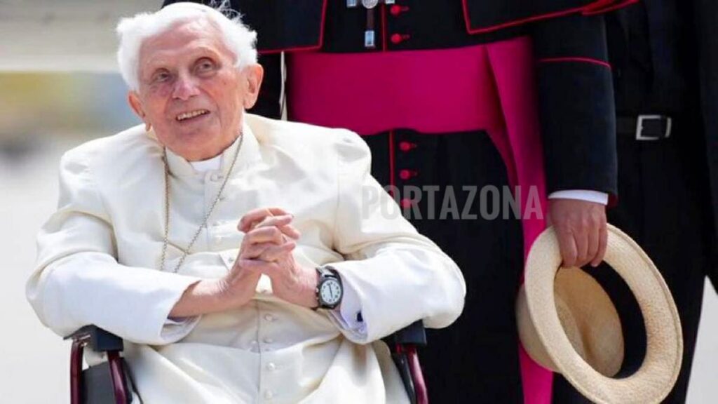 El Vaticano afirma que el estado de salud de Benedicto XVI "no es particularmente preocupante"