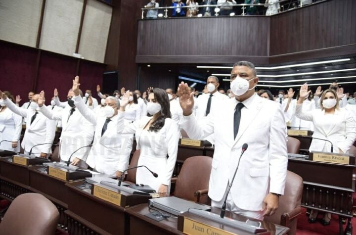 Cámara de Diputados de RD inicia juramentación de nueva matricula de legisladores