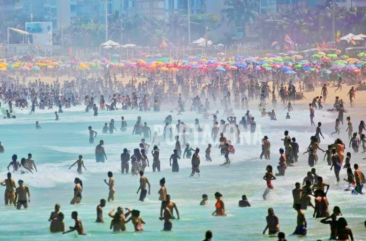 Fin de semana largo en Brasil: las fotos de las playas repletas de gente en plena pandemia de coronavirus