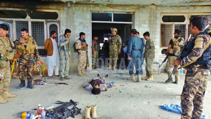 Al menos 6 muertos y 5 heridos en un ataque talibán a una base policial afgana