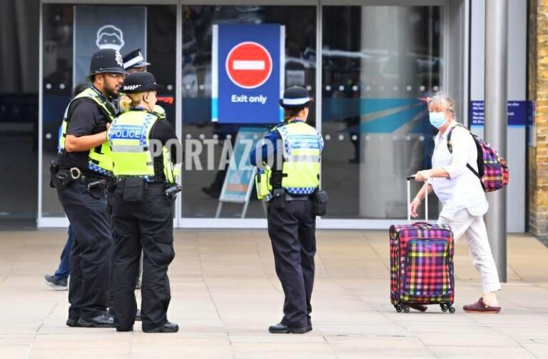 Multas de más de 10.000 euros por no hacer cuarentena en Inglaterra