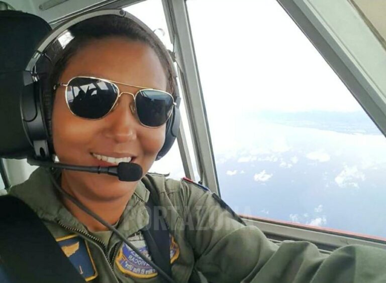 Primera mujer piloto comandante de un escuadrón de vuelo militar en la República Dominicana