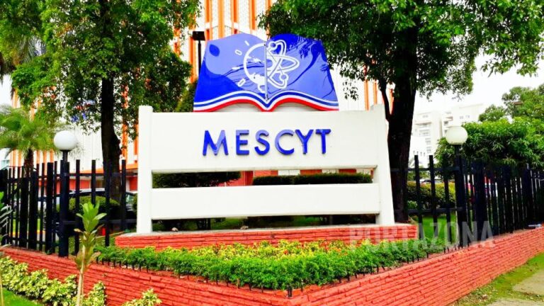 Mescyt anuncia 3,000 becas para estudiantes de la UTECO