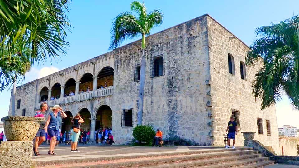 Ciudad Colonial de Santo Domingo reabre sus puertas