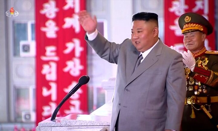 Corea del Norte realizó un gran desfile militar de madrugada y Kim Jong-un volvió a amenazar al mundo: “Seguiremos potenciando nuestro Ejército”