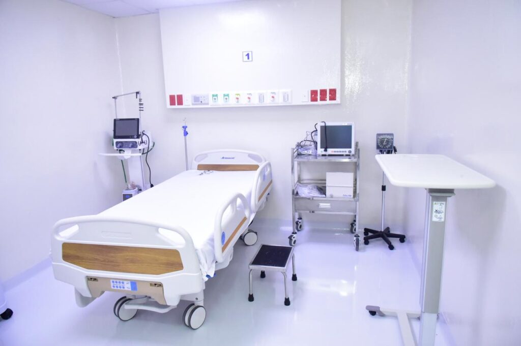 SNS pone en funcionamiento moderna área COVID-19 en hospital Robert Reid