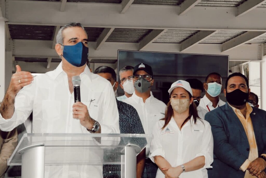 Presidente Abinader ordena reconstrucci贸n Mercado de La Vega