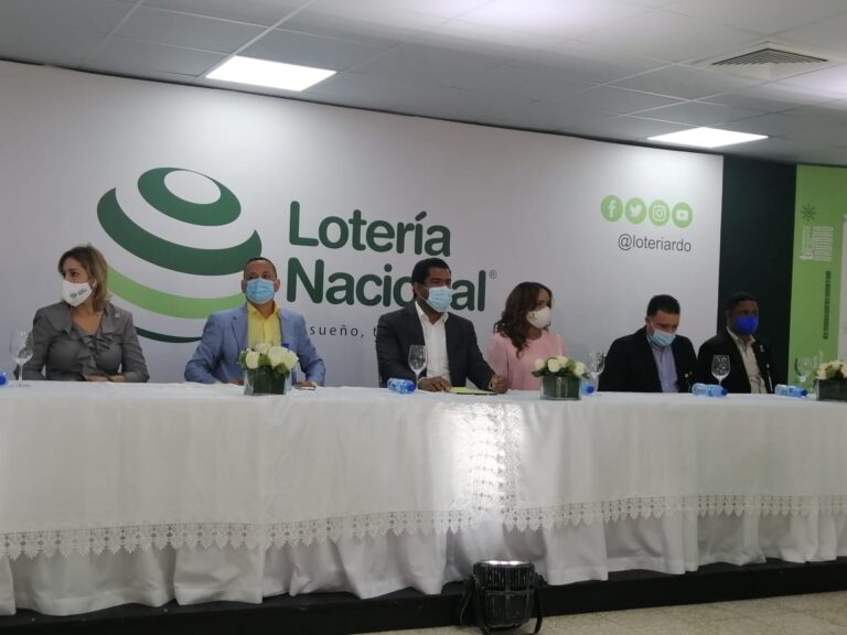 La Lotería Nacional lanza “Extraordinario de Navidad” con 25 millones en premios