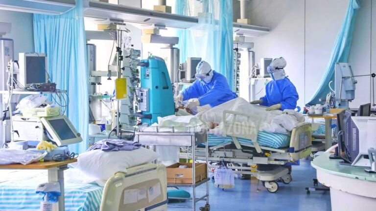 La OMS pide cautela por la Navidad: diciembre comienza con altas cifras de contagios y muertos por coronavirus