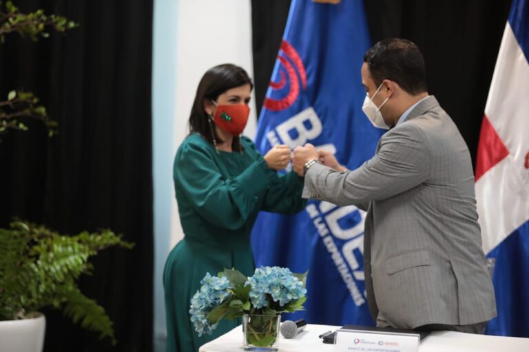 Nuevo acuerdo entre PRODOMINICANA y BANDEX busca impulsar el sector exportador