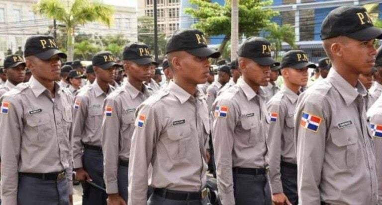 Se acabó el “sueldo cebolla”: Chú Vázquez promete aumento de un 30% al salario de los policías para enero