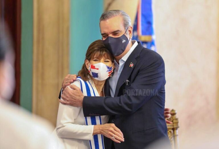 Embajadora de Estados Unidos dice que relaciones con este país están “más fuertes que nunca”