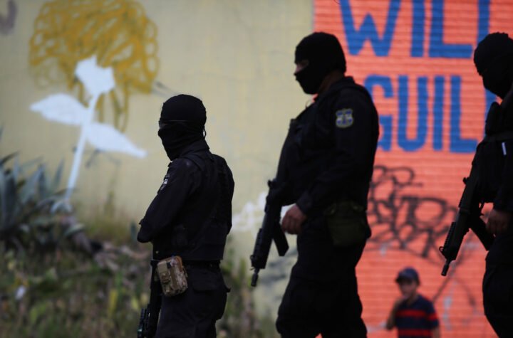 "Simplemente han dejado de ocurrir": La cifra de homicidios cae a mínimos históricos en El Salvador, sin que aún esté claro el porqué