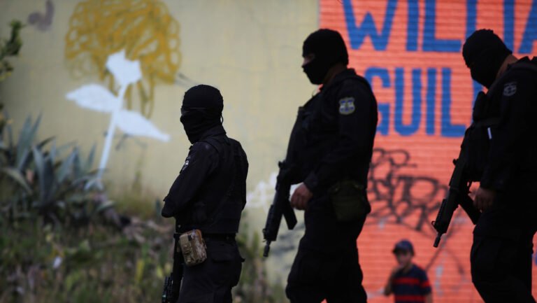 «Simplemente han dejado de ocurrir»: La cifra de homicidios cae a mínimos históricos en El Salvador, sin que aún esté claro el porqué