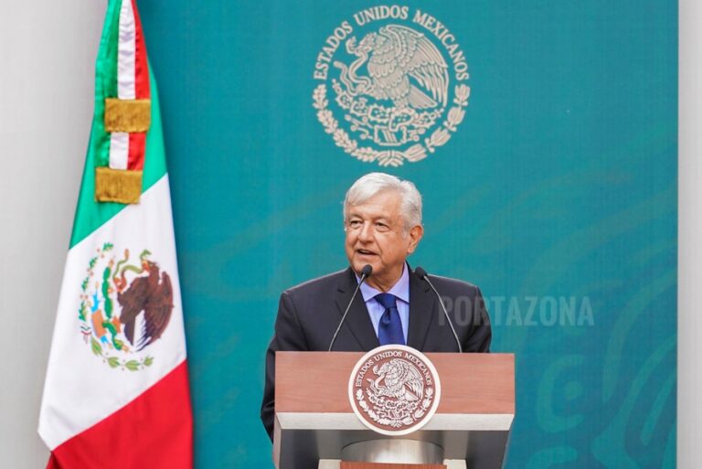 El presidente de México da positivo al COVID-19 y recibe asistencia médica