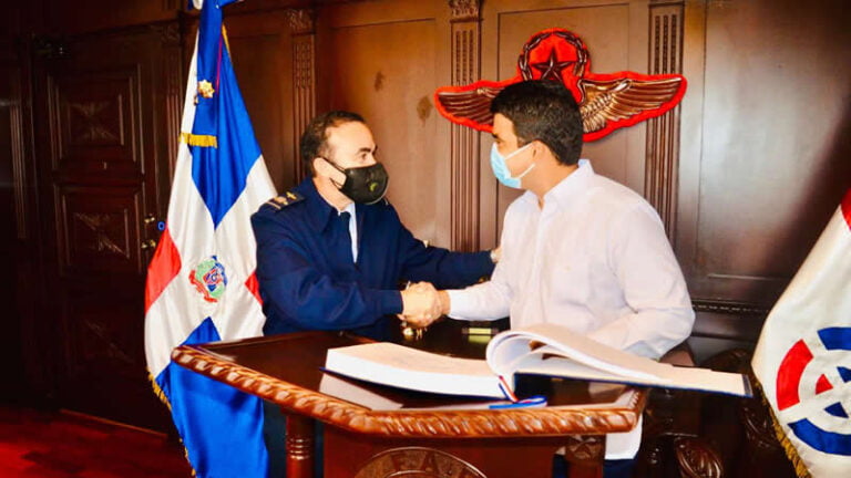 Comandante General FARD recibe visita de cortesía del Director del INAPA