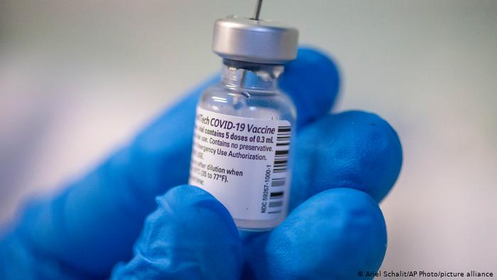 La vacuna de Pfizer logra reducir un 94% los casos sintomáticos de Covid