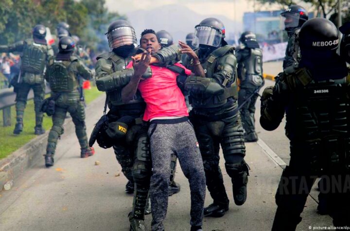 Defensoría del Pueblo recibe reporte de 42 muertos en protestas en Colombia