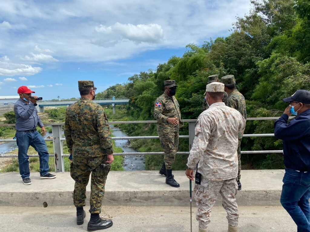 Comandante General del Ej茅rcito realiza recorrido de supervisi贸n en Dajab贸n y Manzanillo