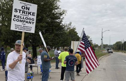 Cansados de la pandemia, trabajadores declaran huelgas en Estados Unidos