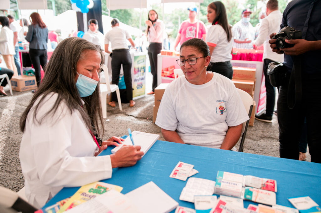 ISSFFAA ofrece sus servicios y beneficios sociales en Feria de la Salud en OMSA