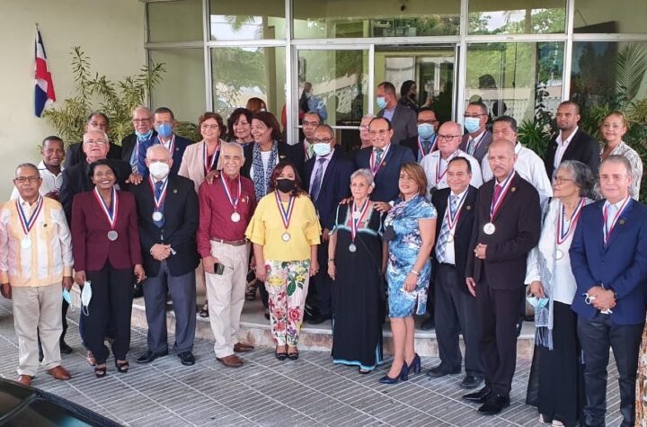 Colegio Dominicano Periodista reconoce a Luis José Chávez con Medalla al Mérito periodístico