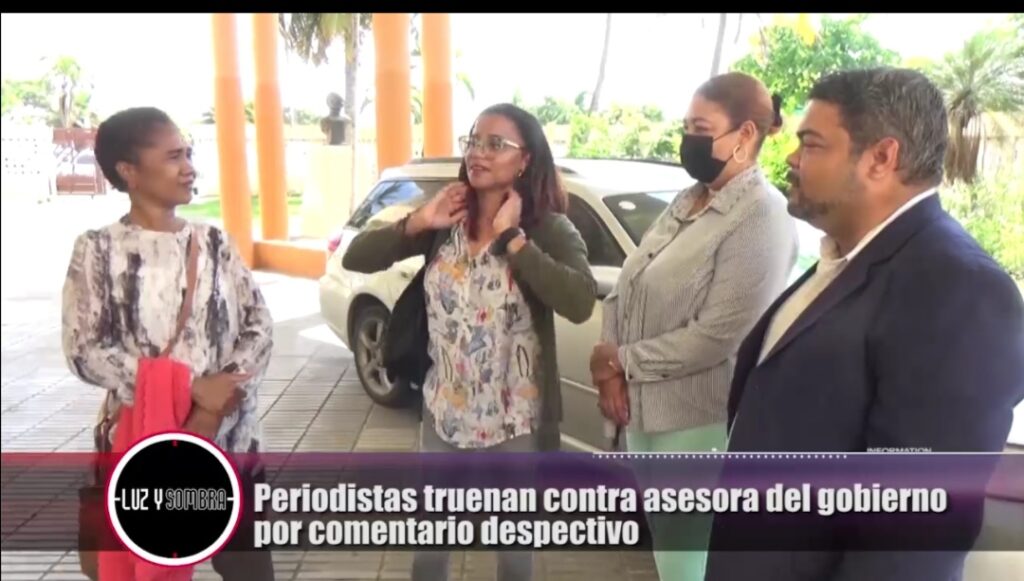 Periodistas truenan en contra de Angelita Peña, quien le llama a la prensa: “gente fea y mal ataviada”