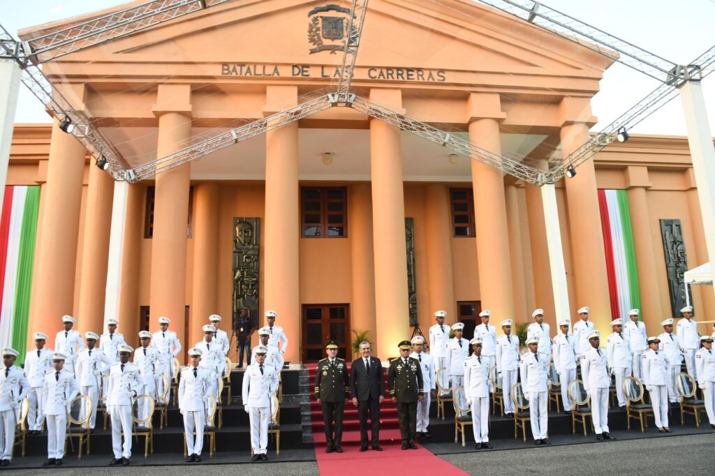 Presidente de la República encabeza Sexagésima Primera Graduación Ordinaria Academia Militar “Batalla de las Carreras” del Ejército de República Dominicana