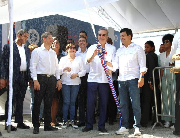 Inversión de RD$ 20,000 millones del Gobierno en agua potable beneficia la salud de la gente en comunidades apartadas