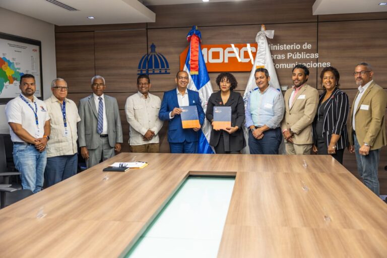 Firma de Acuerdo para el Rescate del Antiguo Pabellón de Venezuela