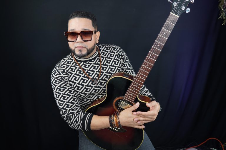 El Divino de la Bachata de promoción por RD