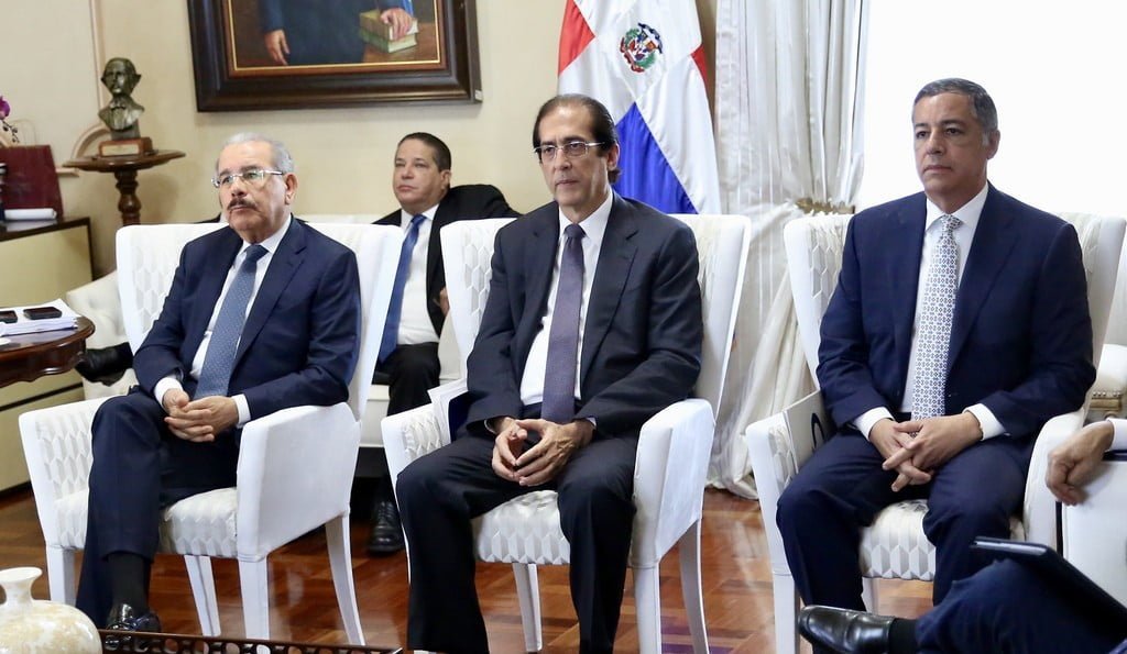 Danilo Medina se reúne con representantes de instituciones del Estado, para simplificar trámites y agilizar pagos a proveedores