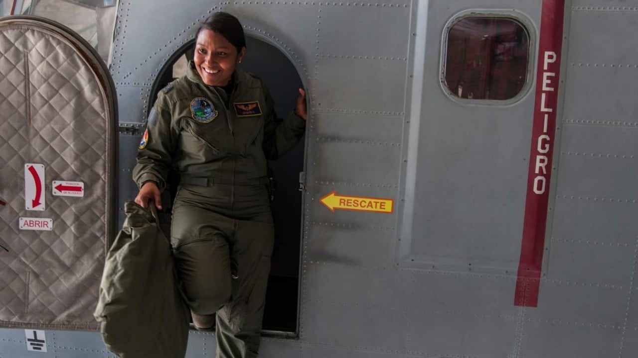 La primera mujer Capitán de Nave del Escuadrón de Transporte Aéreo de la Fuerza Aérea de República Dominicana.