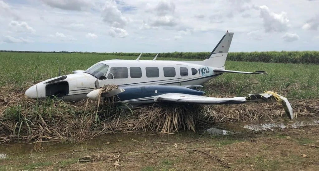 Investigan caso de avioneta que aterrizó de manera irregular en la región este RD