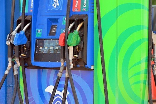 Las gasolinas y los demás combustibles bajarán de precio